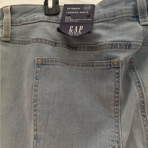Gap jeans, 34 regular ankle pants - Picture 2 of 3
